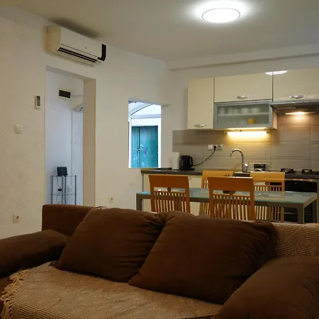 Sea Breeze Apartment, 30m To Pebble Beach, Stobrec With Summer Amenities Split