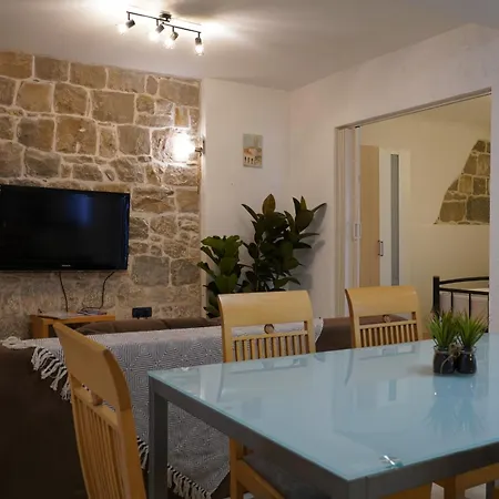 Sea Breeze Apartment, 30m To Pebble Beach, Stobrec With Summer Amenities Apartment Split